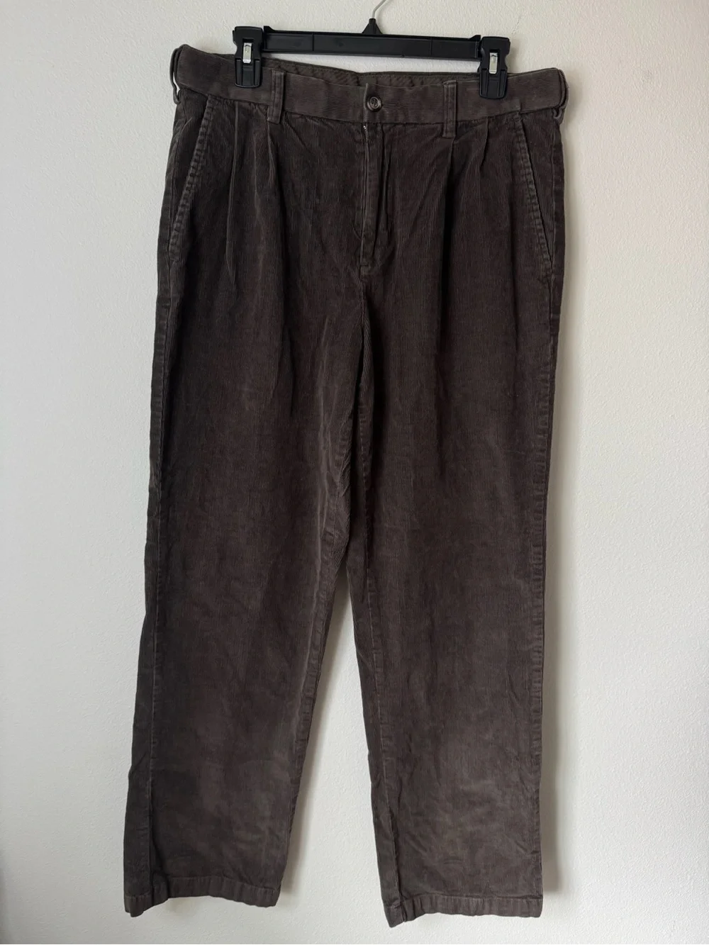 Croft & Barrow Mens 34x32 Brown Corduroy Pants Classic Fit Pleated